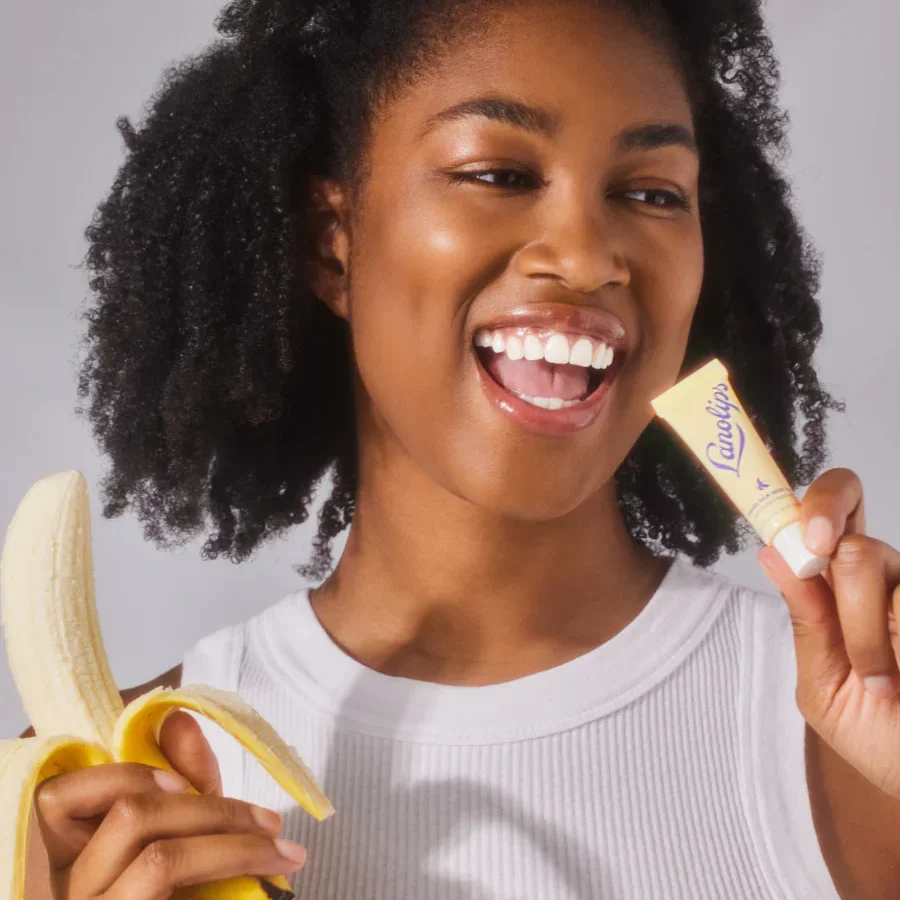 ModelwearingBananaBalmLipSheen3-in-1 ModelwearingBananaBalmLipSheen3-in-1